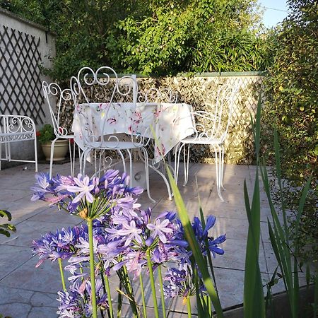 La Roseliere Maison Plain Pied Confortable Belle Decoration Jardin Magnifique 10 Mn A Pied Centre Ville Bayeux Proche Plages Du Debarquement Zewnętrze zdjęcie