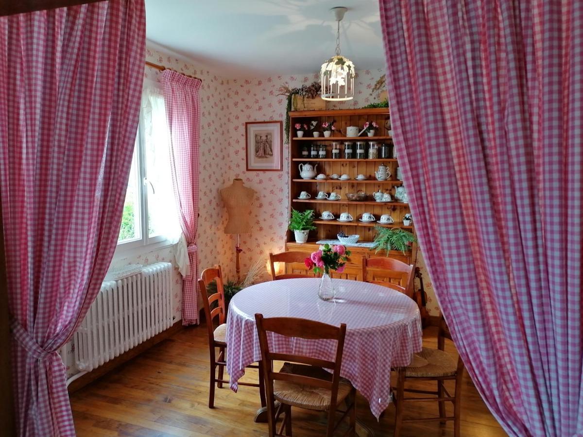 La Roseliere Maison Plain Pied Confortable Belle Decoration Jardin Magnifique 10 Mn A Pied Centre Ville Bayeux Proche Plages Du Debarquement Zewnętrze zdjęcie