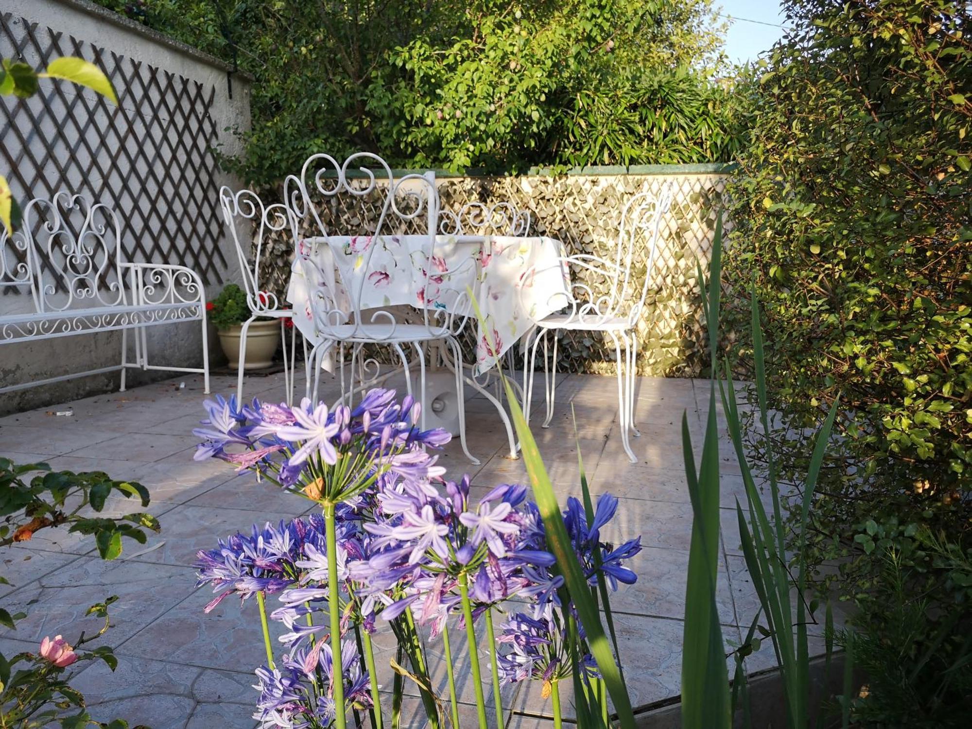 La Roseliere Maison Plain Pied Confortable Belle Decoration Jardin Magnifique 10 Mn A Pied Centre Ville Bayeux Proche Plages Du Debarquement Zewnętrze zdjęcie